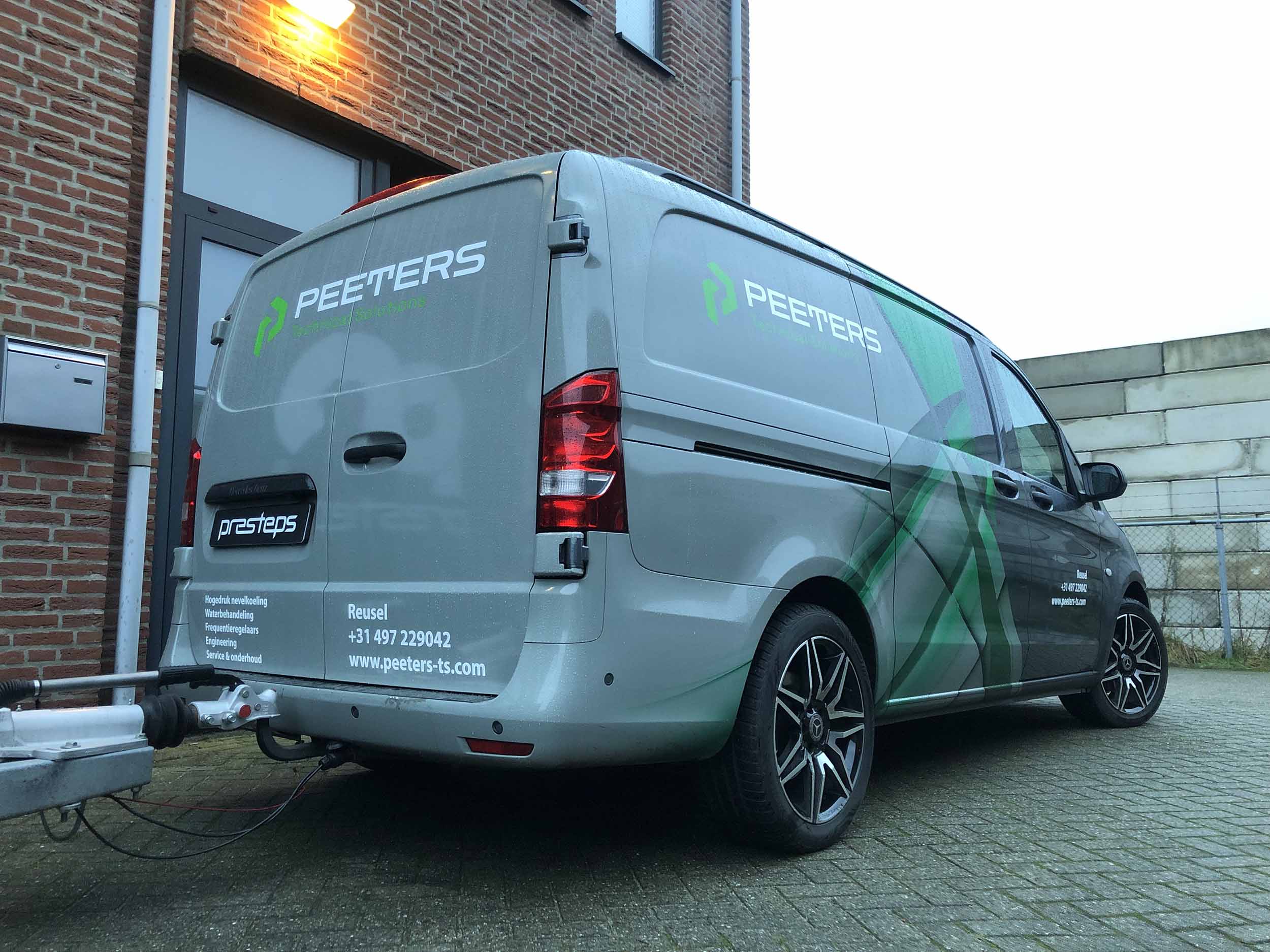 Busbelettering Vito Peeters technical solutions